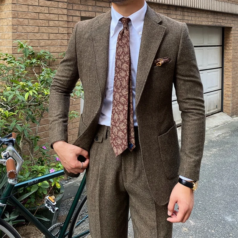 2025 Nuovo abito da uomo monopetto in 2 pezzi retrò a spina di pesce stile spesso per l'autunno e l'inverno abito da banchetto formale elegante caldo 3