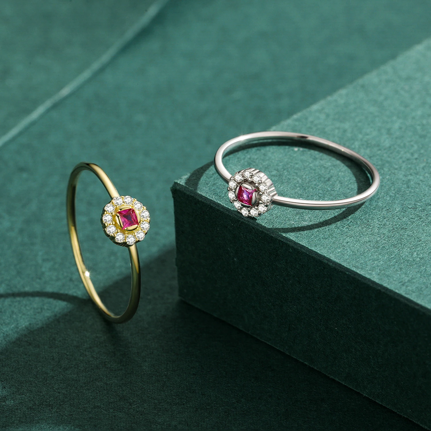 MODIAN 정통  섬세한 레드 크리스탈 여성을위한 작은 손가락 반지 웨딩 밴드 패션 성명 쥬얼리