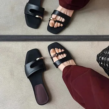 Design sense exposed toe flat slippers for women in the summer of 2025, new metal deduction toe straight French style cool drag 1
