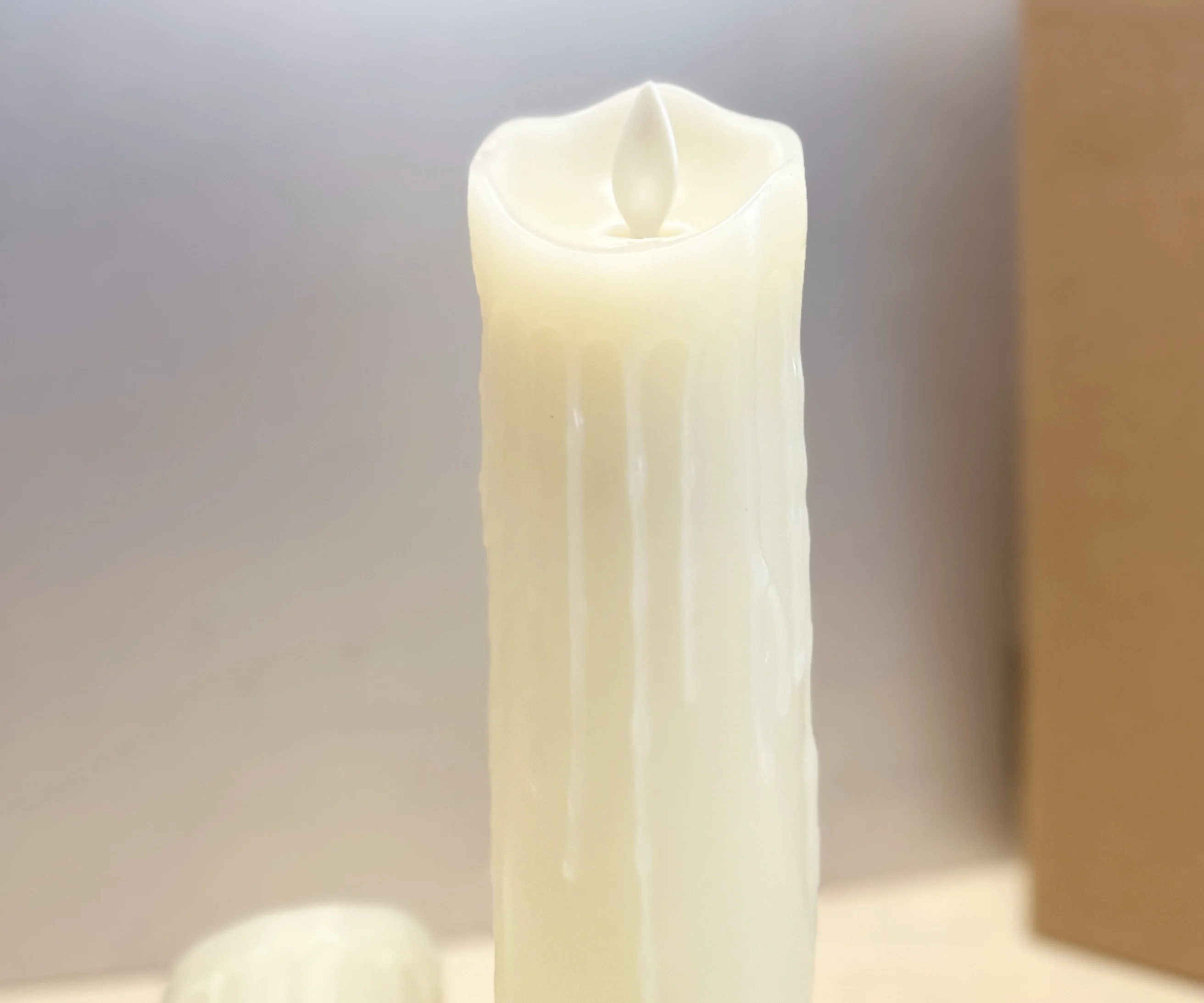 USB Powerd Rechargeable Led flickering Pillar paraffin candle Wavy edge Moving wick Wedding Party Table Decoration D5.3cm-Amber
