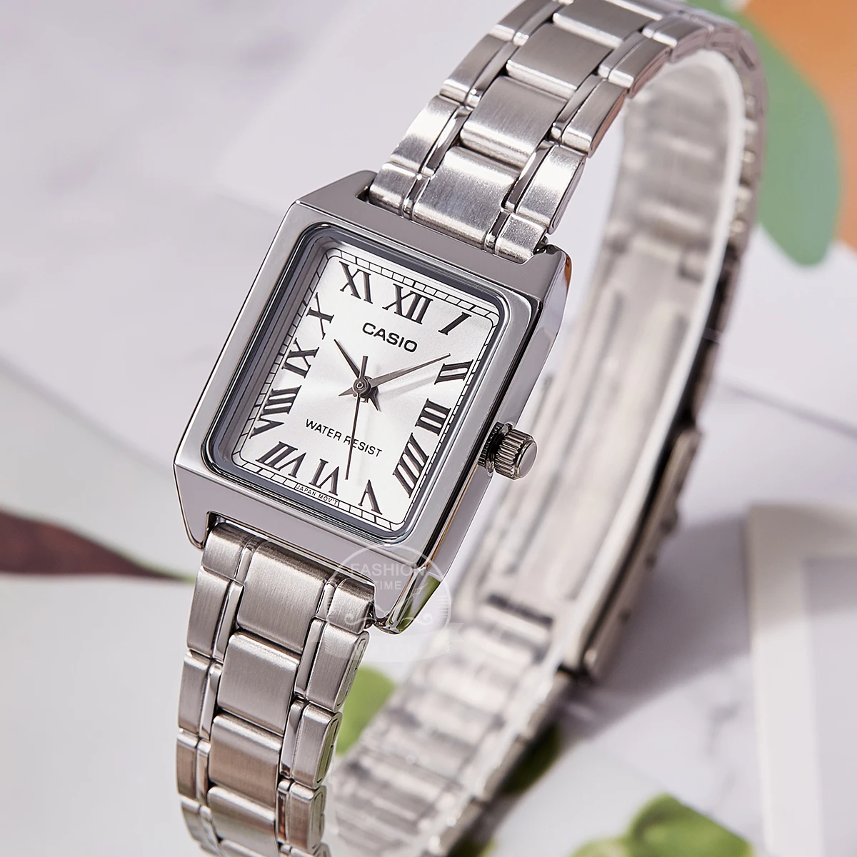 Women’s Tonneau Quartz Watch 4