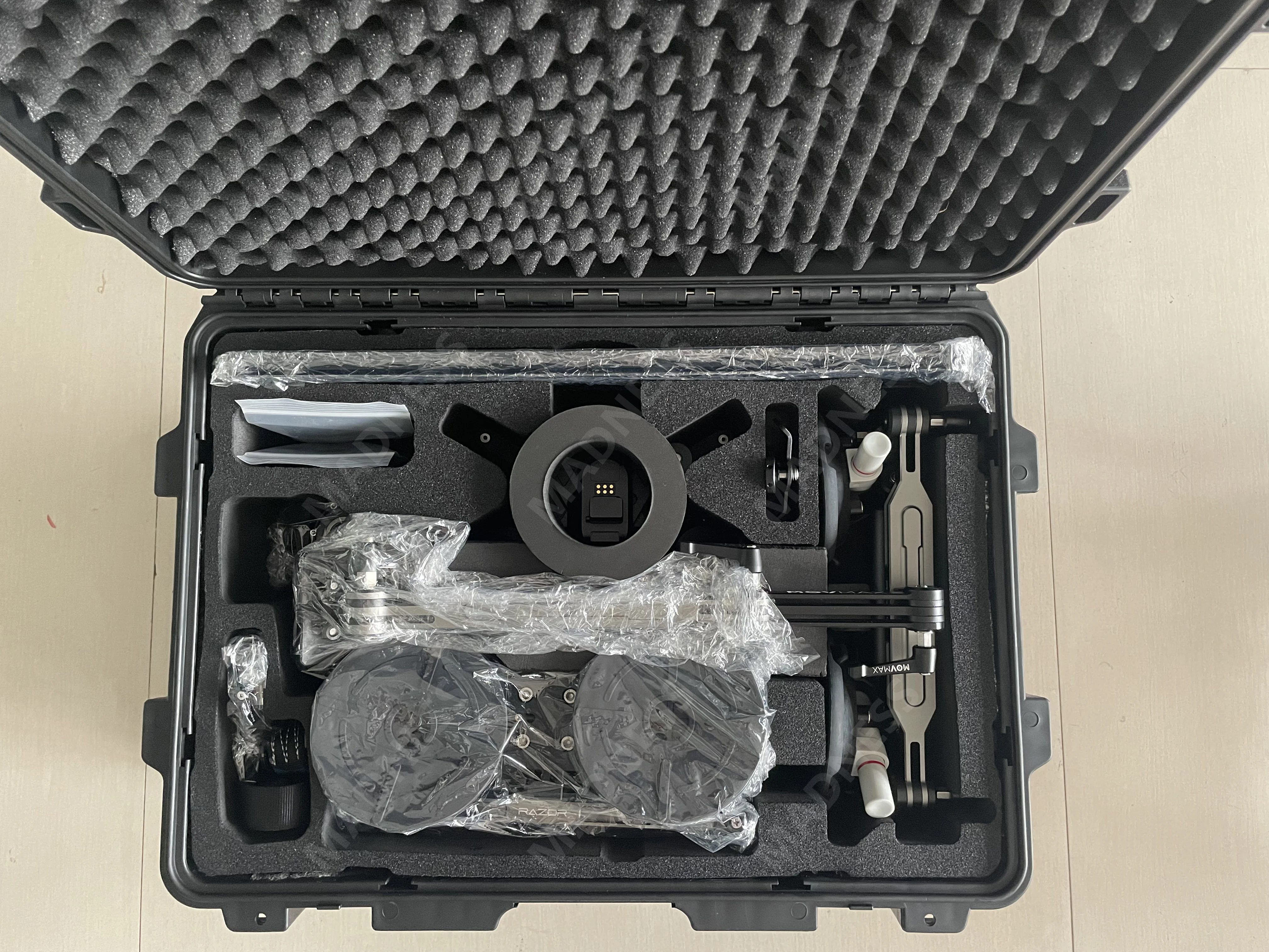 - Razor Arm Air Shock Absorption Car Shooting System Maximum Payload 6.6 KG with