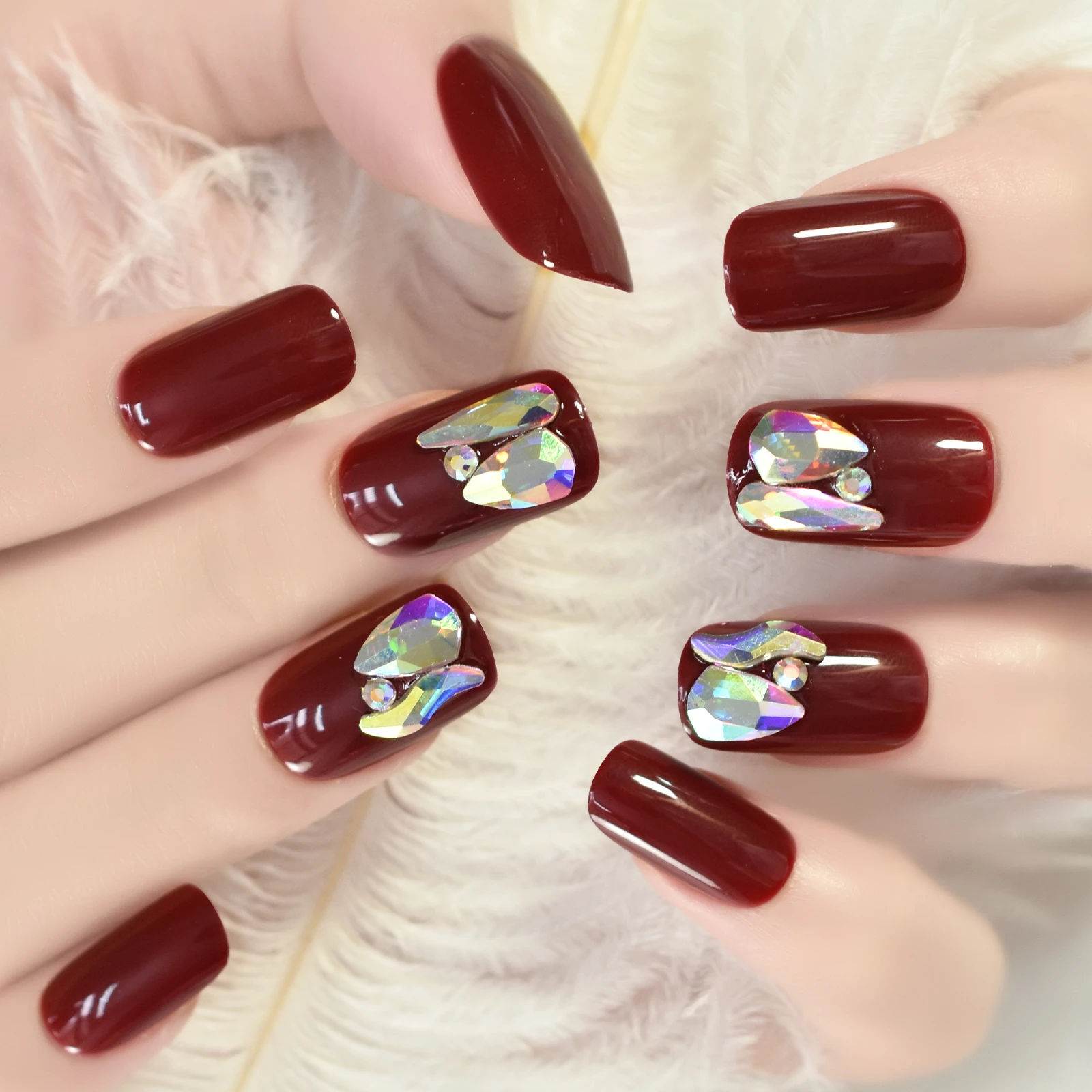 Short Squoval Pure Color Fingernails Press On Nails Art Red Fake Nails With  Rhinestone Diamond Design Full Cover Daily Wear| | - AliExpress