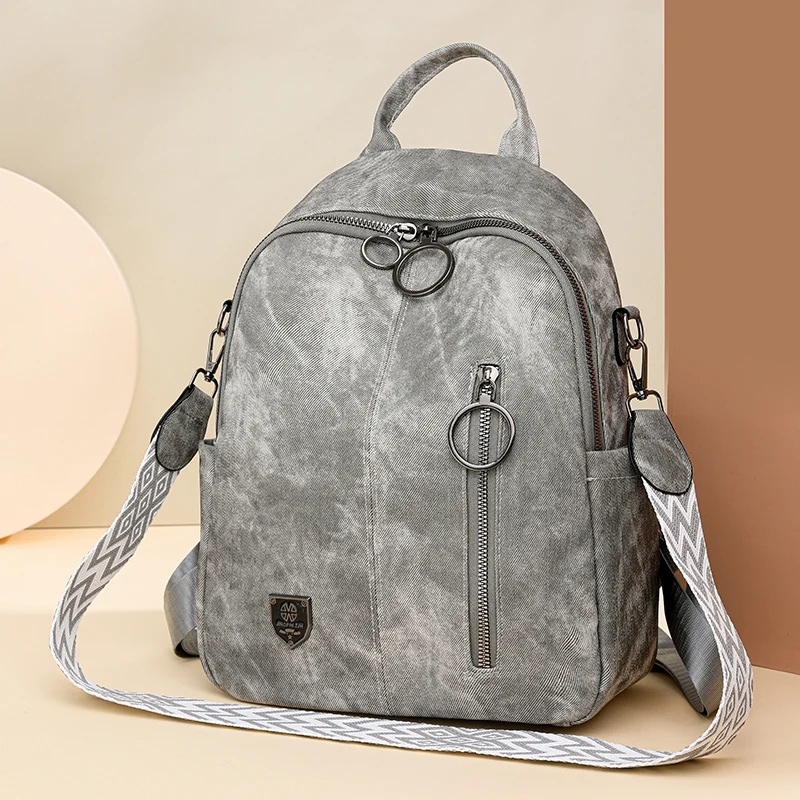 New fashionable women's backpack with adjustable shoulder straps, perfect for commuting, leisure or travel, perfect holiday gift