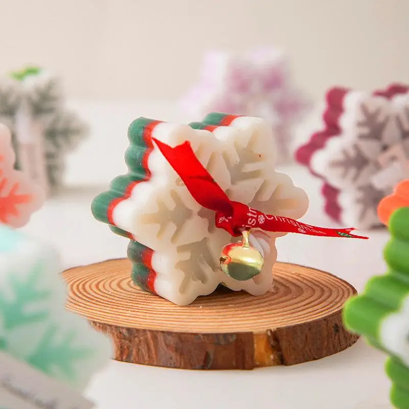 Christmas Snowflake Aromatherapy Candle - Creative Winter Festive Home Decoration Holiday Gift Scented Candle Christmas Souvenir