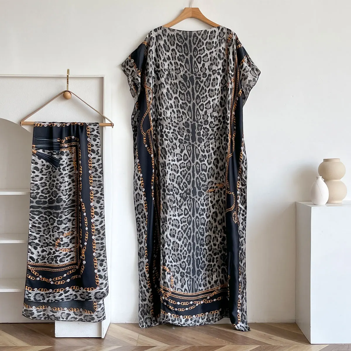 New 2025 Dubai Abaya For Women Summer Short Sleeve Cotton Dress Gold Stamping Loose Lady Maxi Islam African Dress With Big Scarf