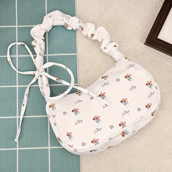 حقيبة كتف أنيقة من النايلون المزين بالزهور - محفظة أنيقة تحت الإبط مع حزام ثابت وسحاب للإغلاق للنساء 2