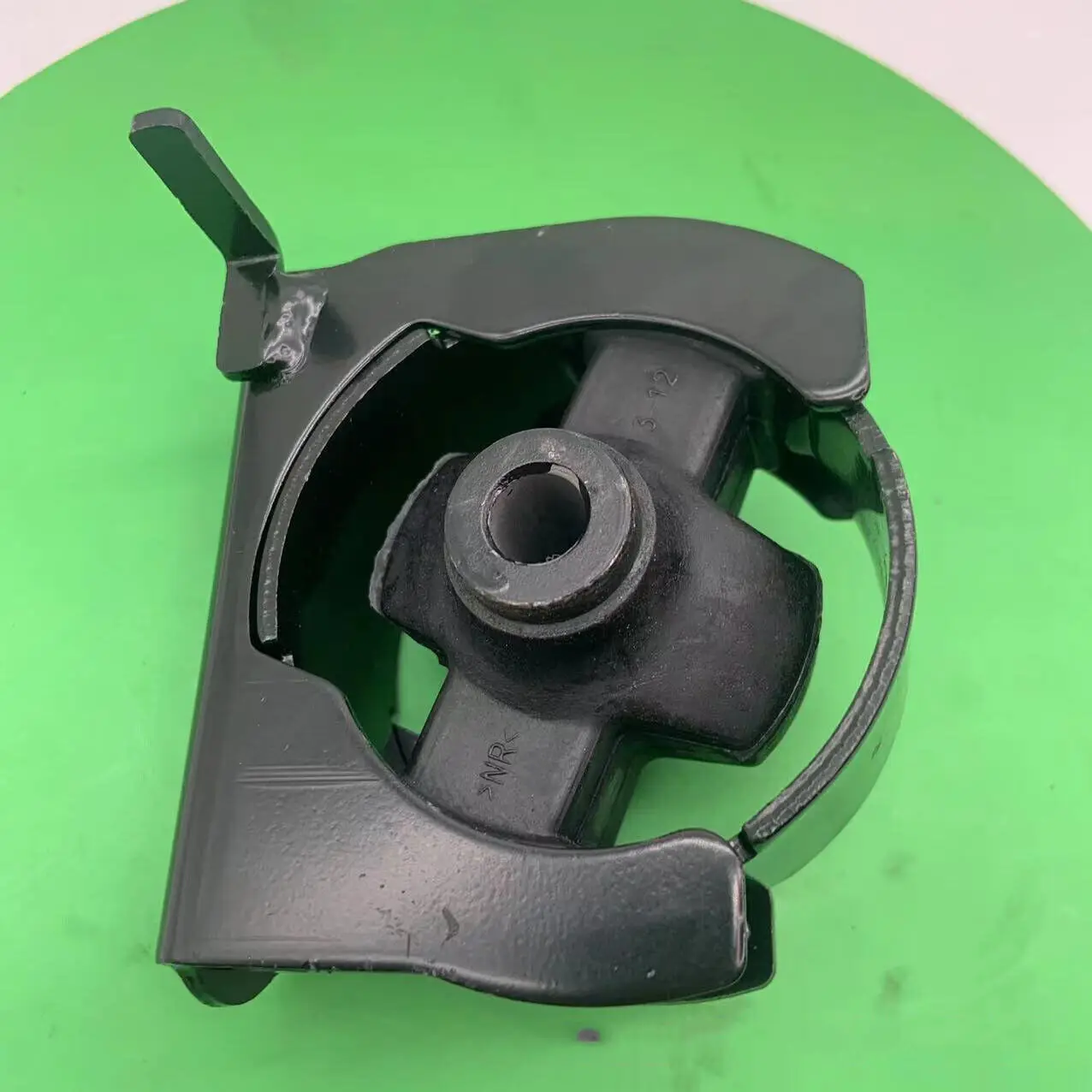 Front Engine Motor Mount for 2004-2005 Toyota RAV4 2.4L 12361-21020 A7271 R1436 EM-9081 1236121020