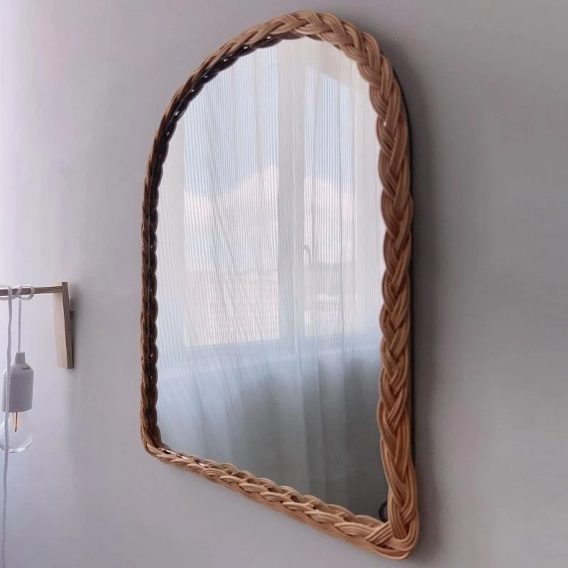 E28F Woven Faux Rattan Wall Mirror Handmade Arched Hanging Mirror with Wood Frame for Farmhouses Living Room Bedroom Hallway
