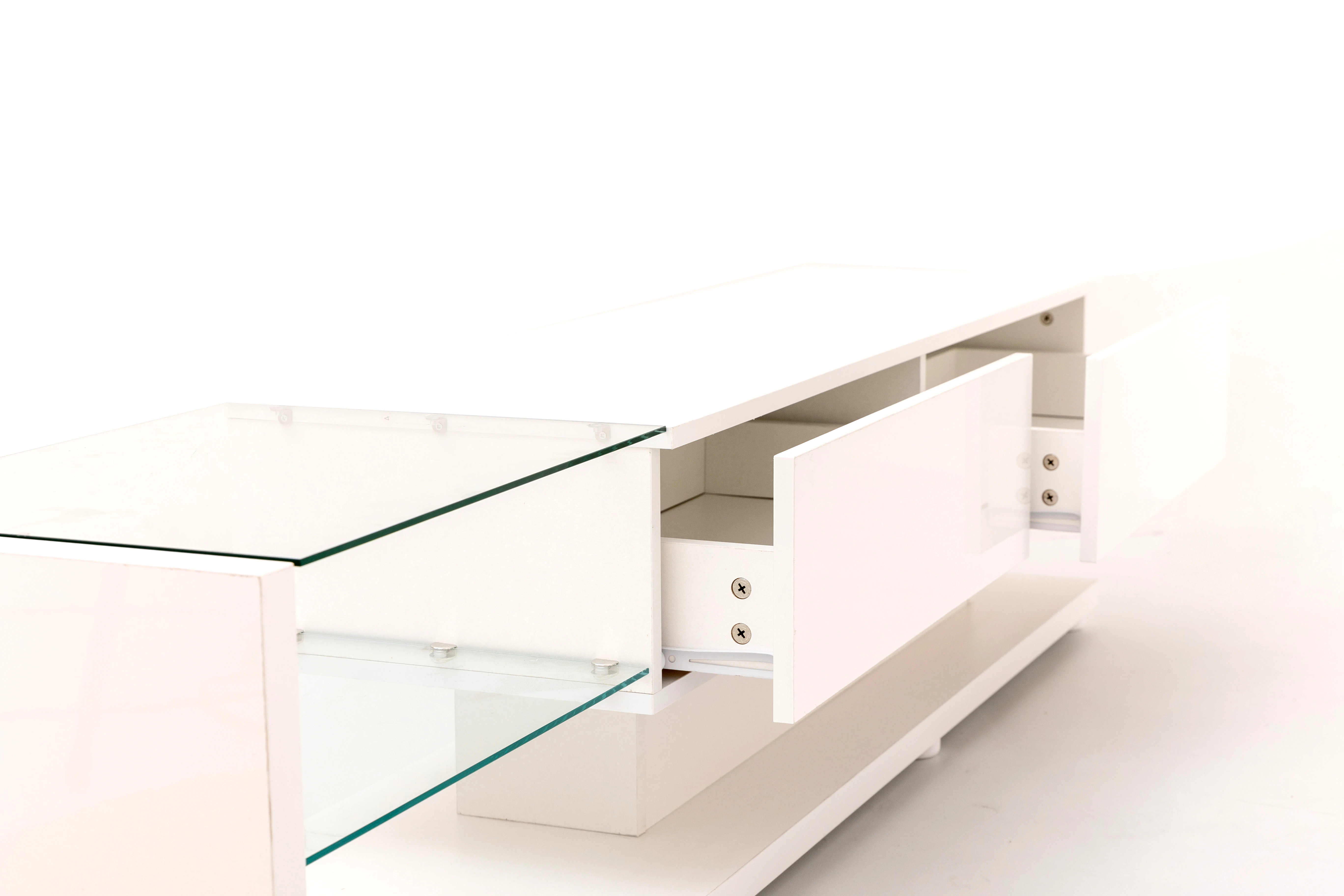 TV-Schränke, niedrige Paneele, hochglänzende weiße Glastrennwände und variable LED-Beleuchtung. Es kombiniert natürlicher, rustikaler Stil mit modern – Detail 12