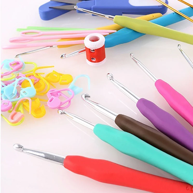 Crochet Needles Aluminum Hook with Colorful Soft Rubber Grip Cushioned Knitting