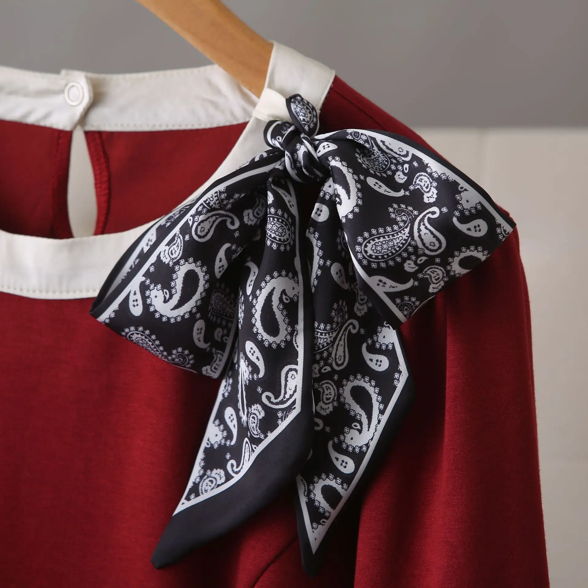 Fashion Plus Size Women's T-Shirt 2025 Autumn New Stylish And Elegant Neckline Silk Scarf Long Sleeved Tops 018