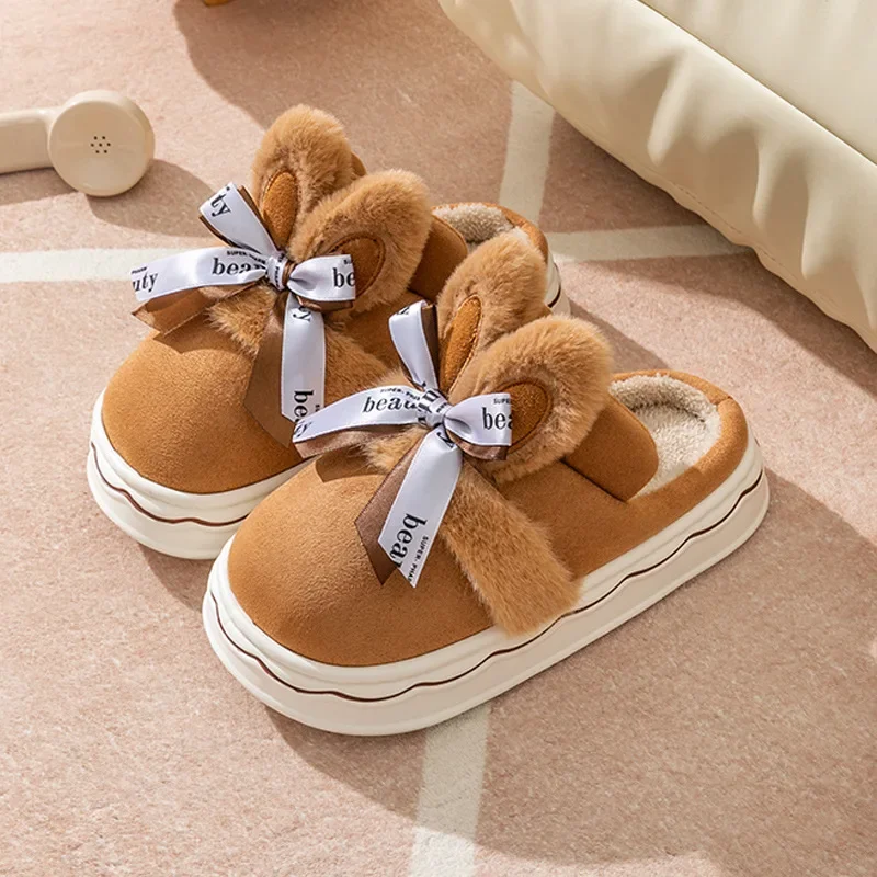 thumbnail image 1 of 2024 nuevas zapatillas de algodón con pelo para mujer, zapatos de algodón con lazo y orejas de conejo para invierno, cálidas y cálidas, suelas gruesas, zapatillas deslizantes estilo princesa, 1 of 4