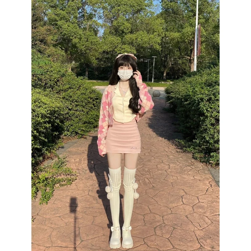 

Sweet And Spicy Style Rhombus Knitted Cardigan Coat Three-Piece Suit Women'S Autumn High Waist Skirt