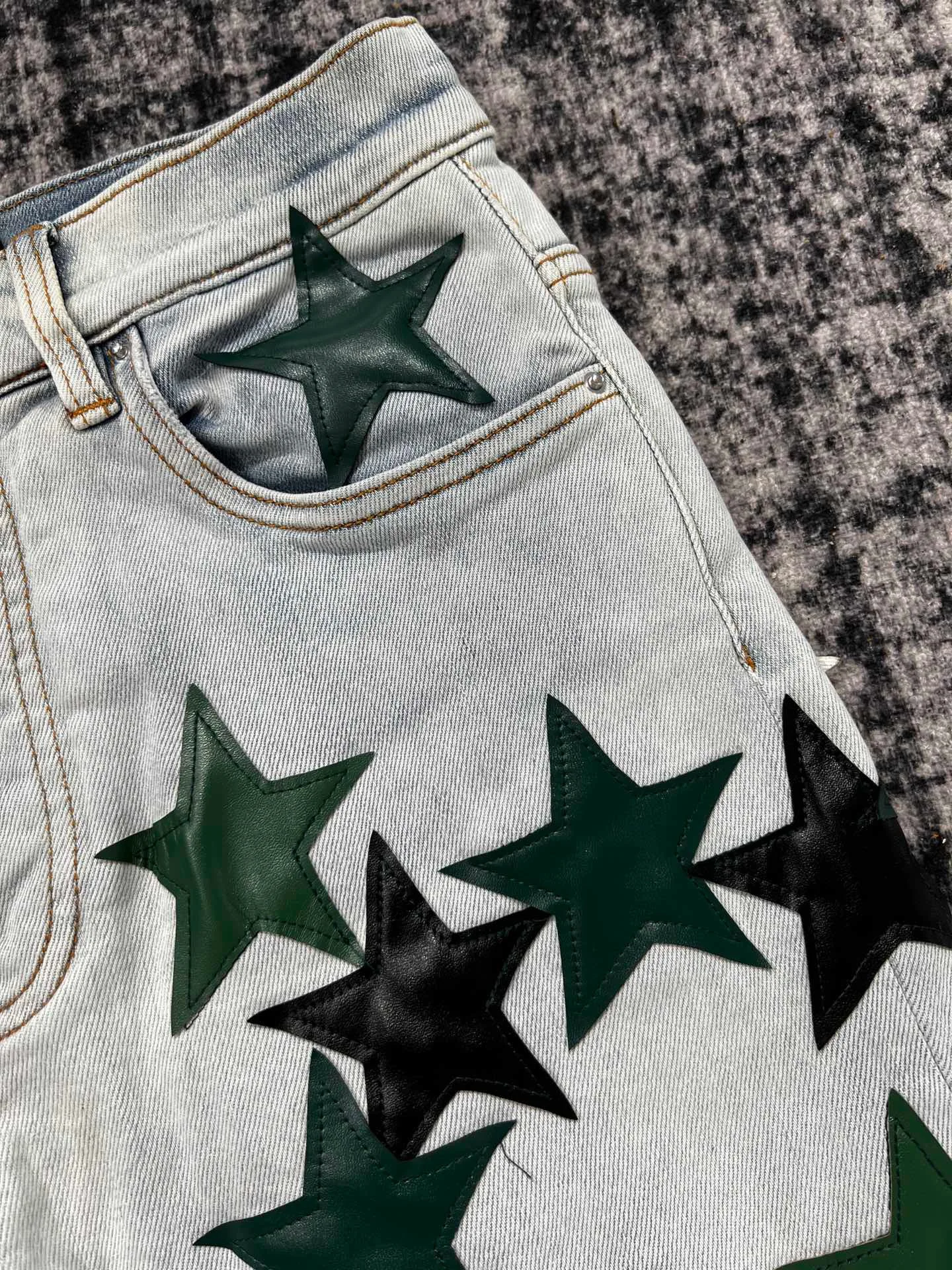 men allover green star patches distressed jeans 2