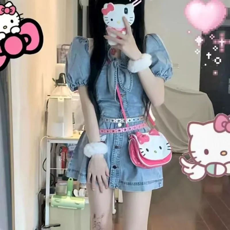 

Женский костюм с короткой юбкой и коротким рукавом «Hello Kitty»