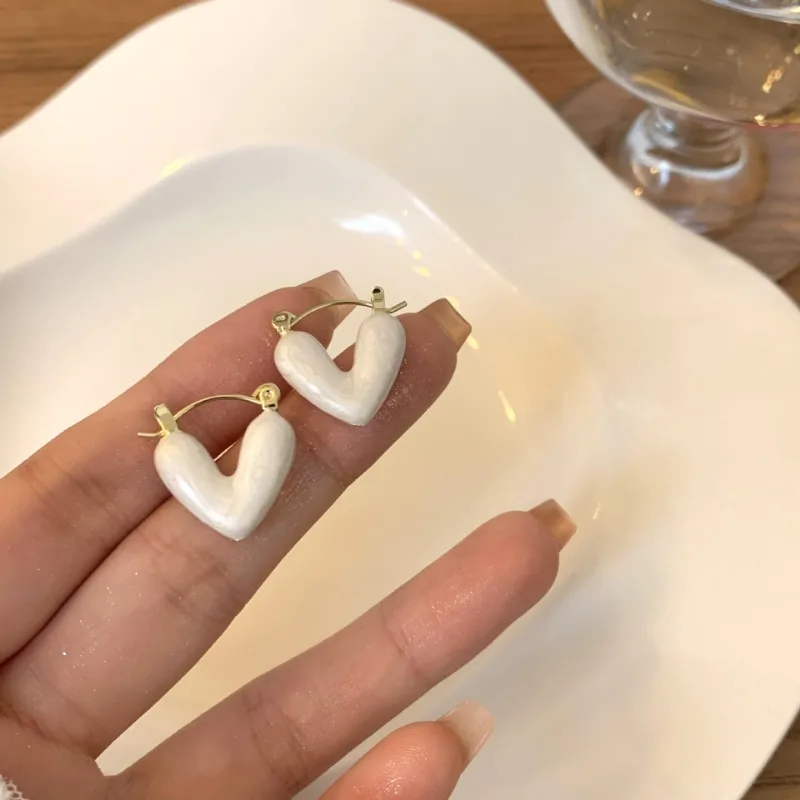 2025 Trendy Heart Stud Earrings For Women Korean Elegant Light Luxury Love Dangle Earring Fashion Simple Drop Jewelry Girls Gift - 3