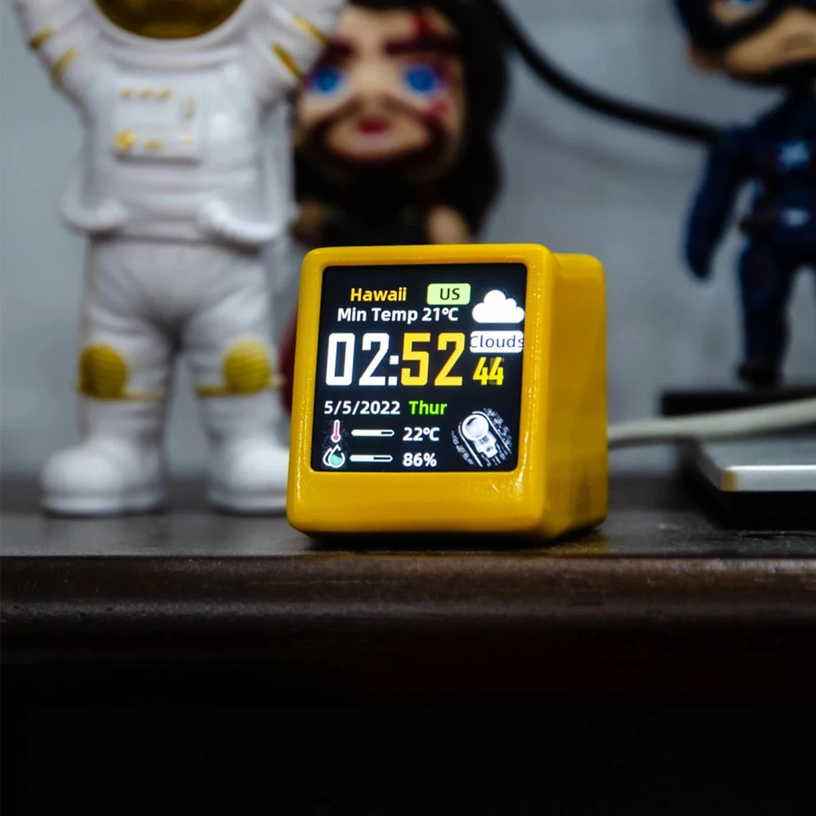Portable Smart WiFi Weather Station Desktop Weather Digital Humidity Clock thumbnail 5