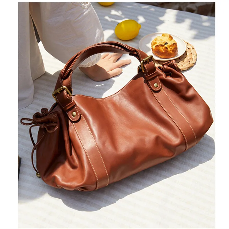 NEW Vintage Large Capacity Women Shoulder Bags Retro Rivet Lady Handbags Tote Bag Luxury Soft Pu Leather Crossbody Bag