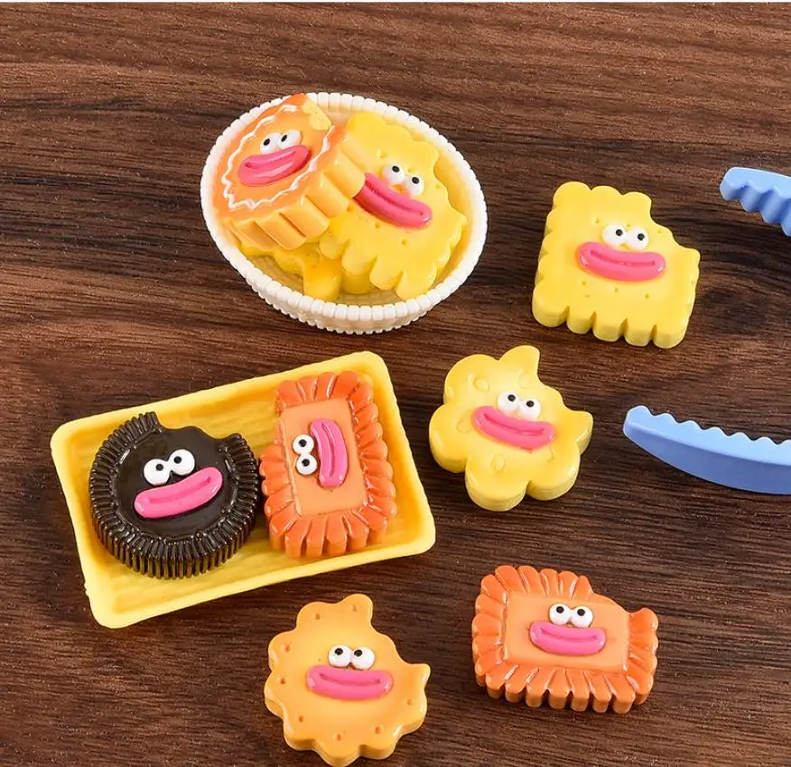 1:12 Mini Miniature Cartoon Cookie Resin Food For Figurines & Miniatures Dollhouse Home Decoration Diy Accessories 100pcs