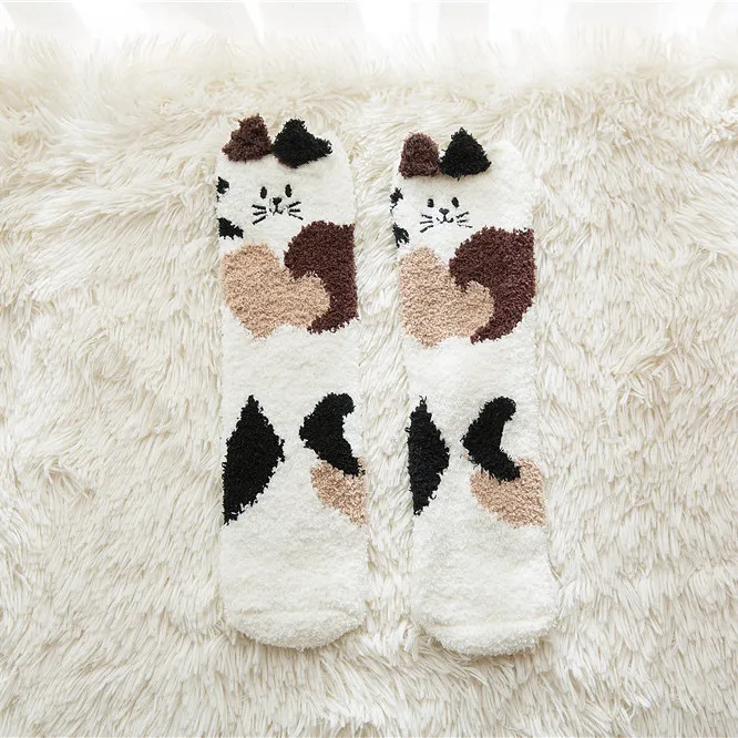 Qisin Weihnachten socken Winter warm korallen fleece socken weibliche elch cartoon hause verdickt boden socken farbe weiche kawaii süße socken – Detail 16
