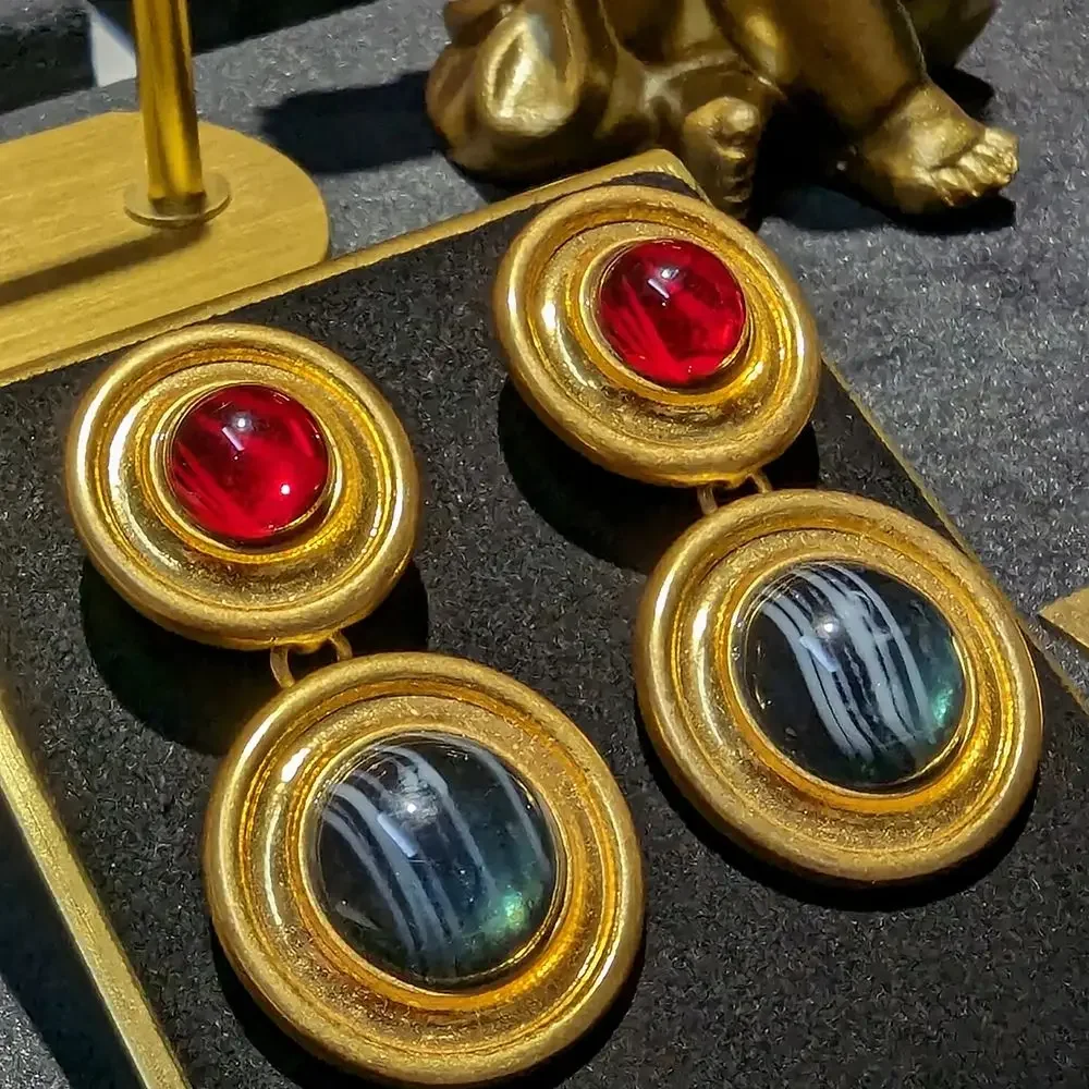 

Amorita Boutique Vintage Jewelry Circle Glass Drop Pierced Earrings