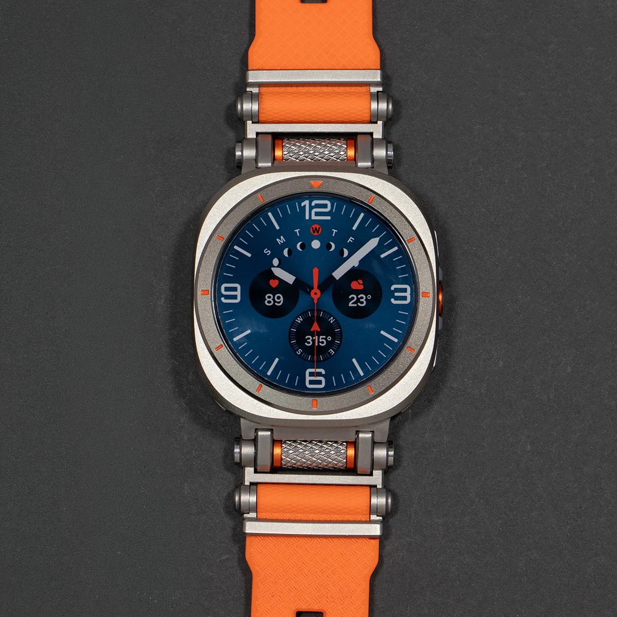 Premium Metal Case with Soft Silicone Strap for Galaxy Watch Ultra - Stylish Smartwatch Accessories