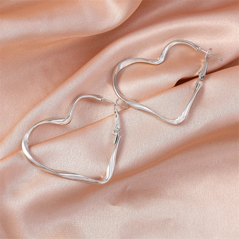 Modische übertriebene hohle Liebes-Herz-Creolen für Frauen und Mädchen, Party, Urlaub, Schmuck, Geschenke