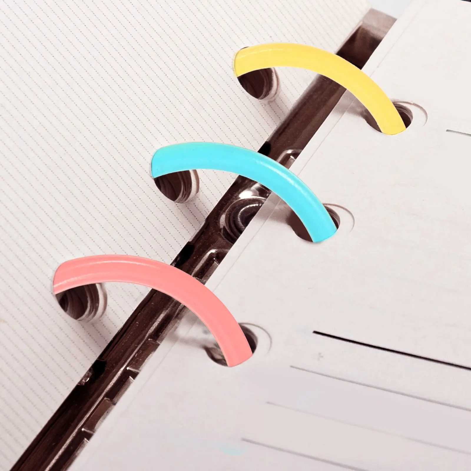 80Pcs 플라스틱 바인더 링 DIY 스크랩북킹을위한 다채로운 단일 링 수제 저널 종이 카드 보관 솔루션