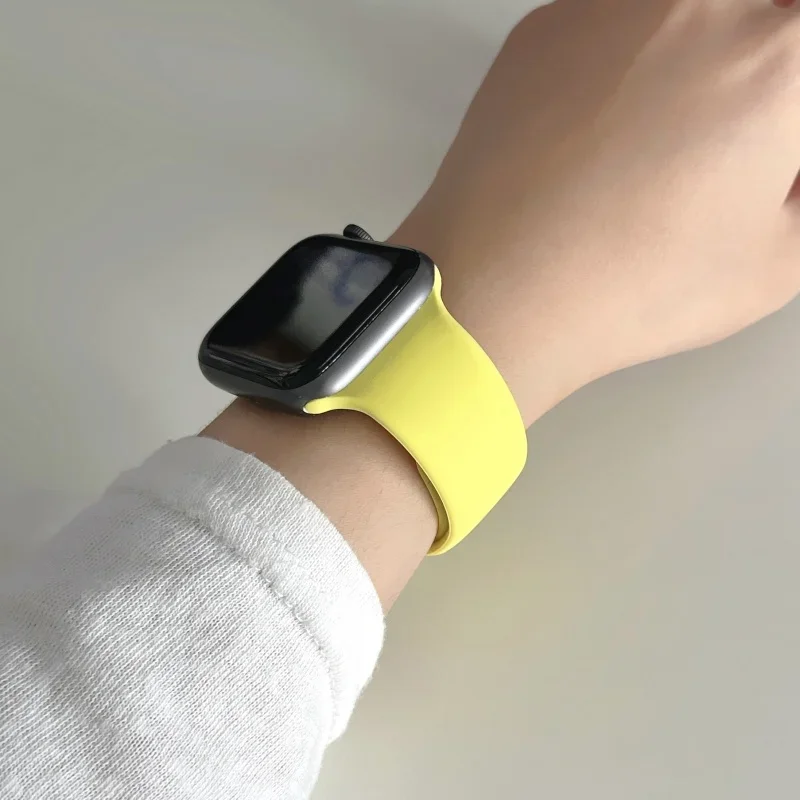 Premium Silicone Sports Band for Smartwatches - Versatile Size Options