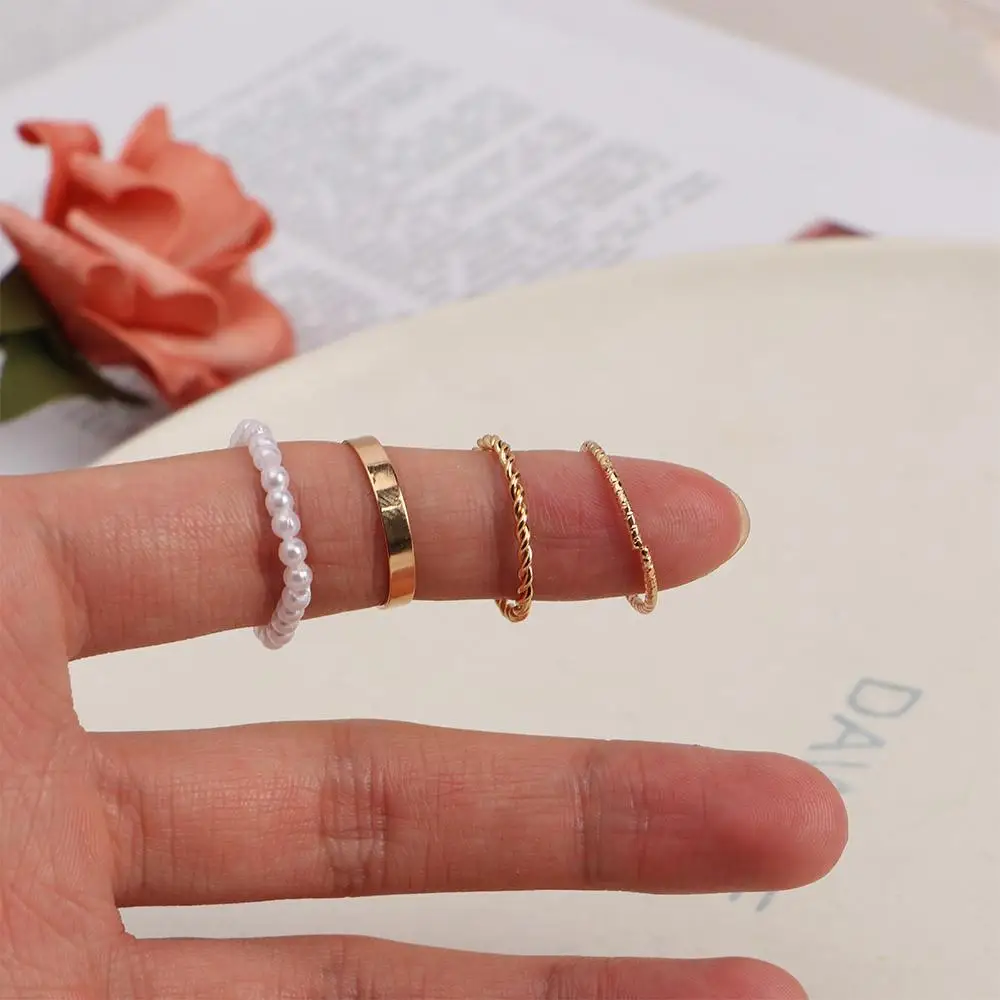 4 Pz/Set Circle Women Ragazze Coreane Twist Finger Ring Set Anelli Di Perle Gioielli Di Moda