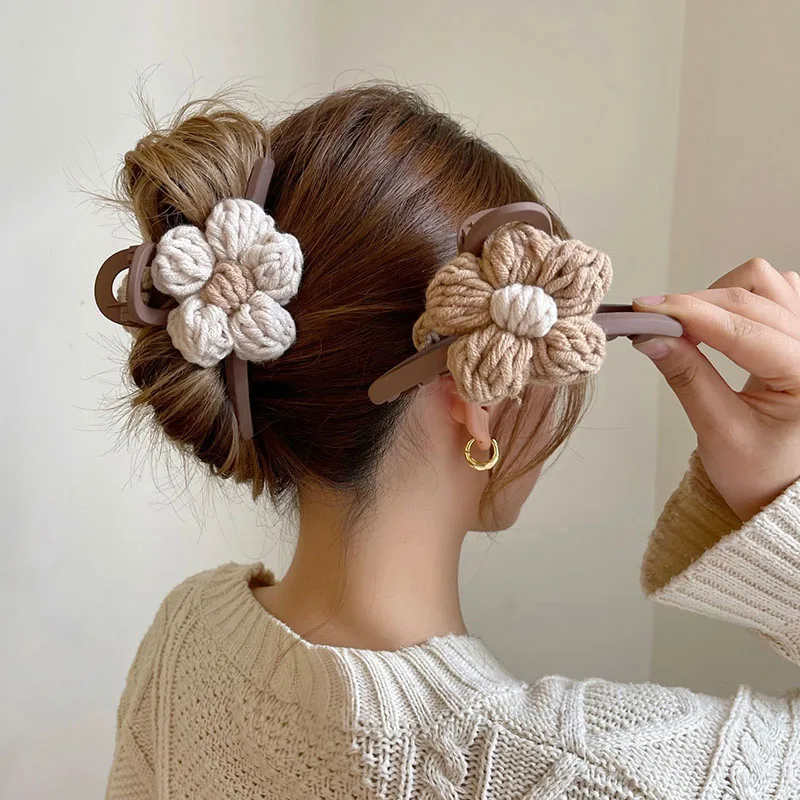 VANIKA Elegante Retro Woolen Weben Blumen Shark Haar Clip Clamp Mode Pferdeschwanz Krabben Klaue FRAU HAAR CLIP ACCESSORI FÜR MÄDCHEN