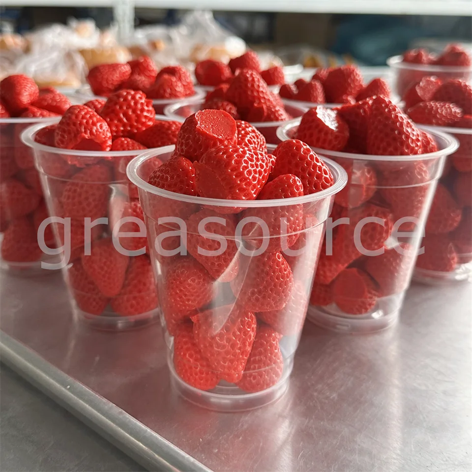 Meiwlong 30 fragole artificiali in plastica, realistiche, fragole rosse, realistiche, frutta finta per casa, feste, matrimoni, decorazione da cucina, centrotavola, puntelli