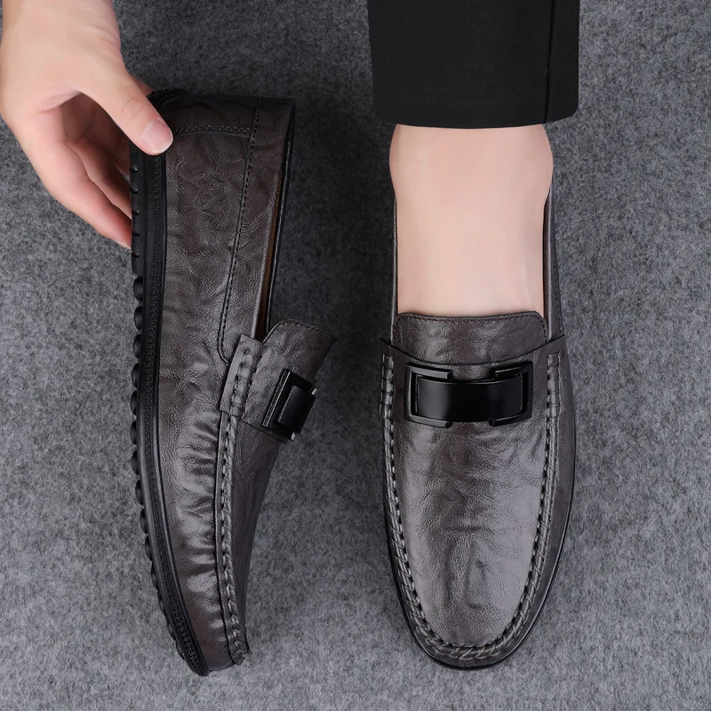 High-quality Punching Loafers Leather Mens Shoes Dress Shoes Slip-on Formal Male Wedding Flats Casual Business Footwear