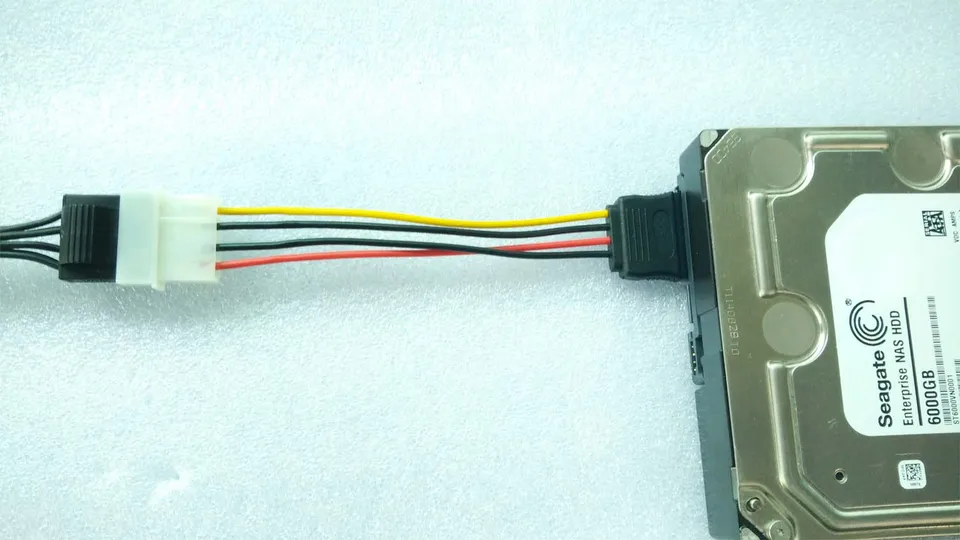 Lot De 50 Adaptateurs Câble D'alimentation Y Splitter 4 Broches Mâle Vers 2 Femelles - Pour CD/HD Drive PC