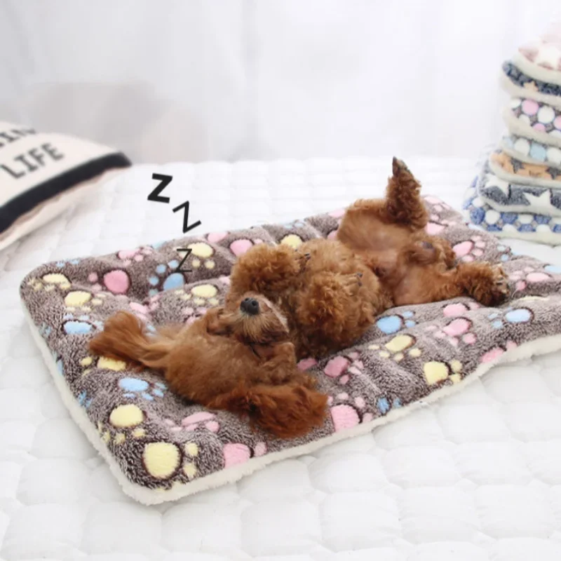 Pet Sleeping Mat Warm Dog Bed Soft Fleece Pet Blanket Cat Litter Puppy Sleep Mat Lovely Mattress Cushion for Small Large Dogs