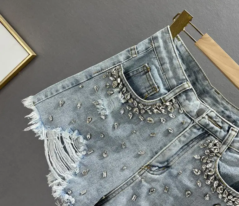 Ripped denim shorts women\'s 2022 new summer high-waisted diamond wide-leg short pants