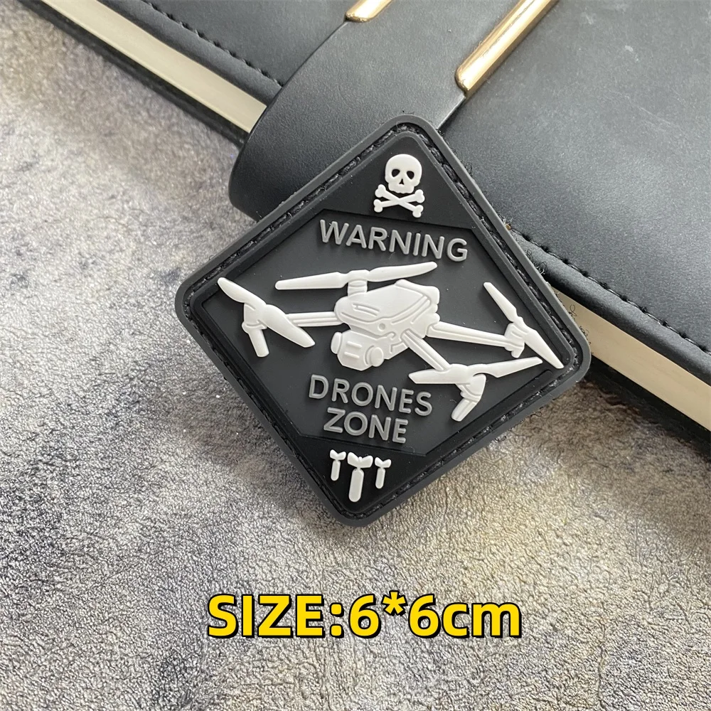 Warning Drones Zone Patches - Leuchtende PVC Aufnäher 8x8cm, 2 Stück