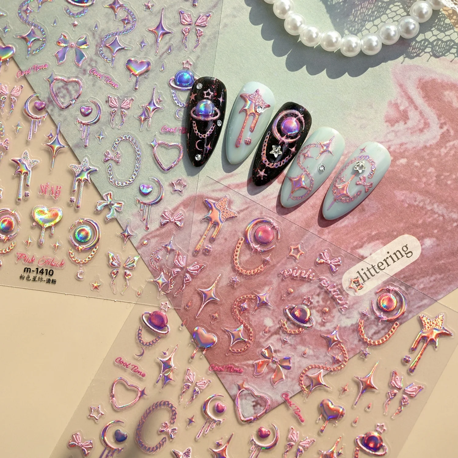 Y2K Trend 5D Nagelkunst-Aufkleber Holographische Stern-Mond-Herz-Planeten-Ketten Geprägte Selbstklebende Nageldekoration für Frauen und Mädchen – Detail 3