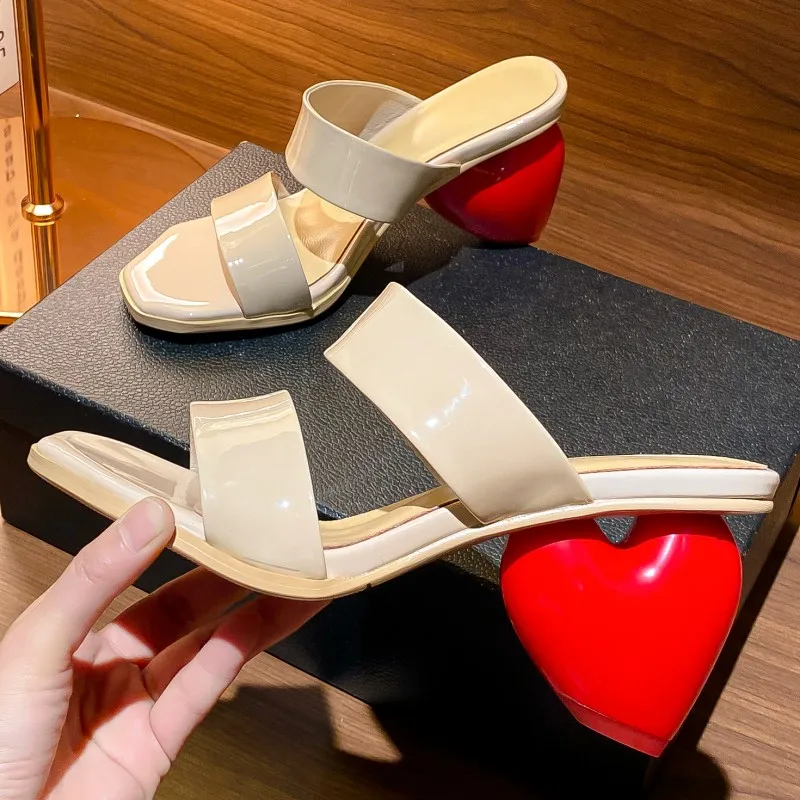 

New Summer Woman Slippers Heart Shaped Heeled Sandals Chunky Heel Sandals Lady Outdoor Slippers Party Prom Designer Shoes Pumps