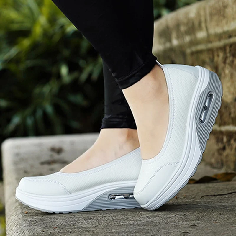 Women Walking Shoes Thick Bottom Air Cushion Sneakers Shoes Slip-on Female Platform Flats Moccasins Casual Shoes tenis feminino