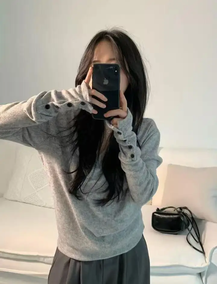 Autumn Casual Classics V Neck Button Blouse Sweaters Women New Simple Office Lady Pull Femme Pullover Korea Chic Pullover Y2k