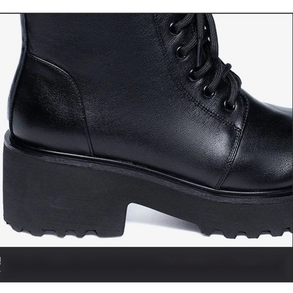 Echtes weiches Leder Martin 2024 Neue Herbst-/Wintermode Dicker Absatz Schnürstiefel für Kinder Vielseitige Stiefel Damenschuhe_voghion.com