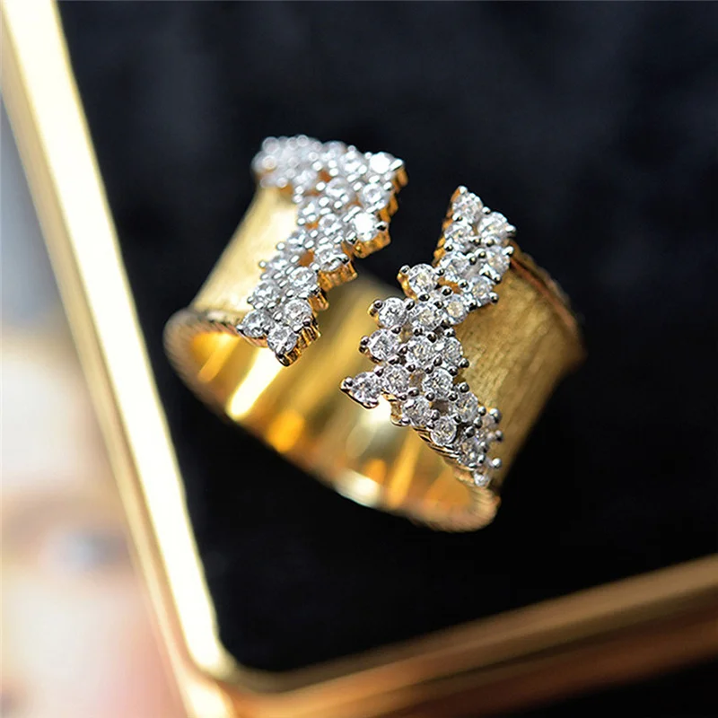 2023 New Fashion Women\'s Finger Ring with CZ Stone Wiredrawing Effect Gold Color Statement Rings Luxury Female Jewelry Party