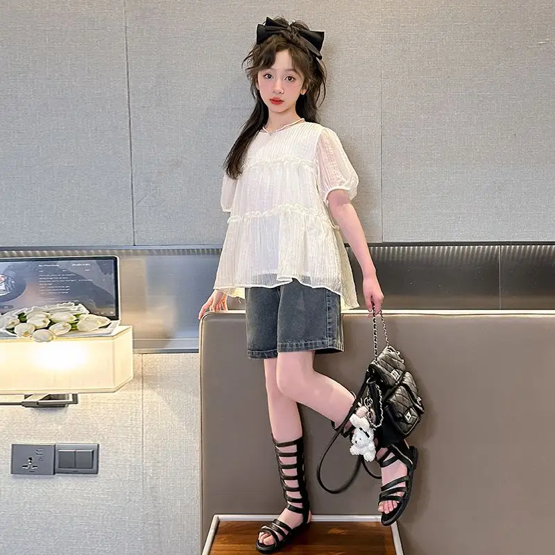 여아 여름 의상 2026 베이비돌 셔츠와 데님 반바지, 루즈핏 반팔 귀여운 캐주얼 패션, 아이들을 위한 편안한 놀이복