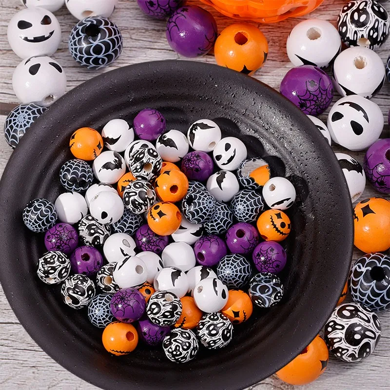 150 Stück Halloween Holzperlen Zum Basteln – Bunt, 16 Mm, Mit Geister-Motiven, Inkl. Schnur