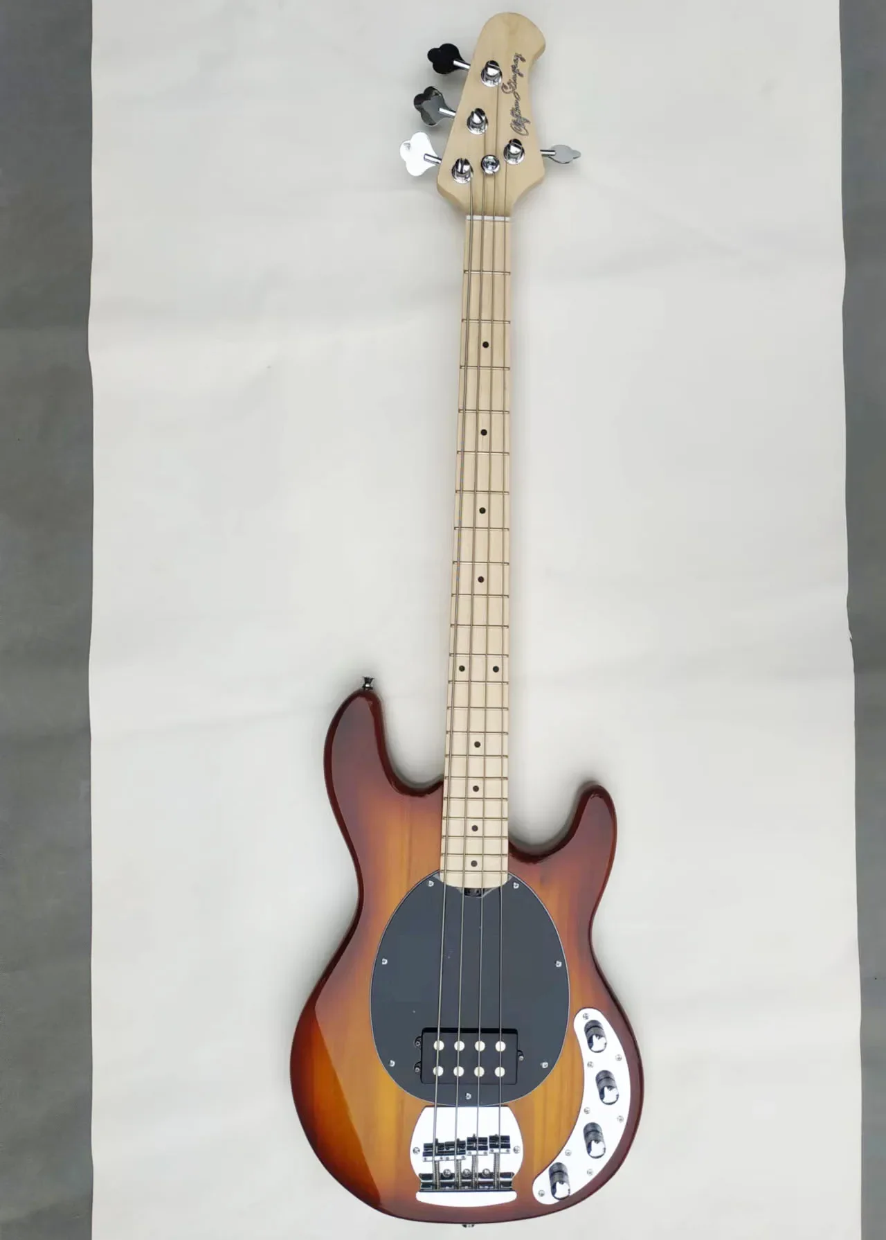 olp スティングレイ ミュージックマンタイプ MusicManのエントリーブランドOLPのStingRayタイプが入荷