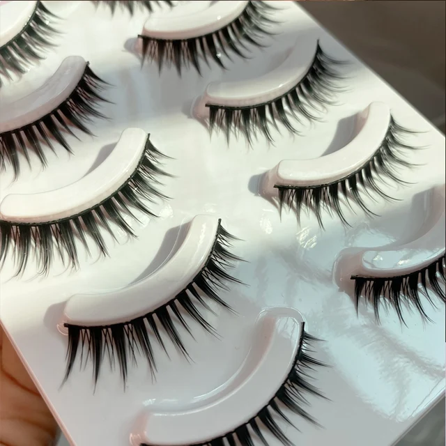 일본 내추럴 크로스 인조 속눈썹: 코스프레와 무대 공연을 위한 완벽한 액세서리