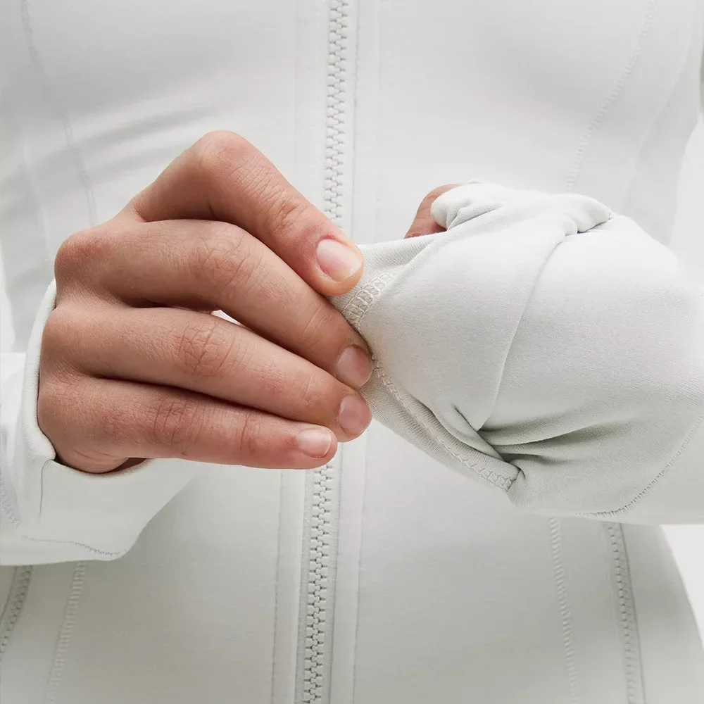 سترة نسائية للتدريب بسحاب بقصة ضيقة - سترة جري للي...