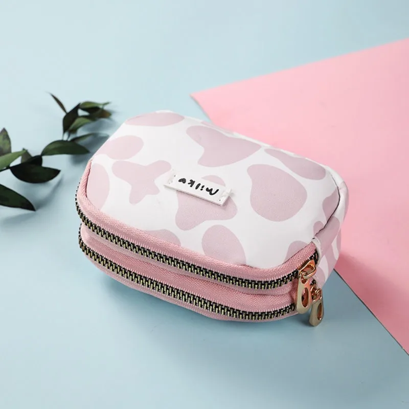 Women’s cute cow print PU leather business card holder wallet for girls, coin purse bag, women’s zipper cartoon wallet.